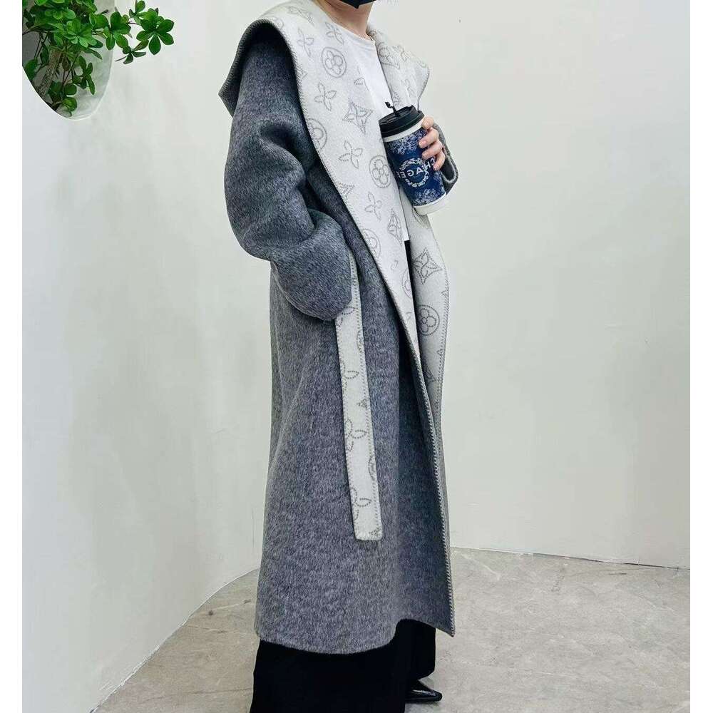 Fifth Avenue 2025 Autumn Elderly Flower High Luxury Socialite Hooded Extended Double-Sided Wool Coat With Belt For Women