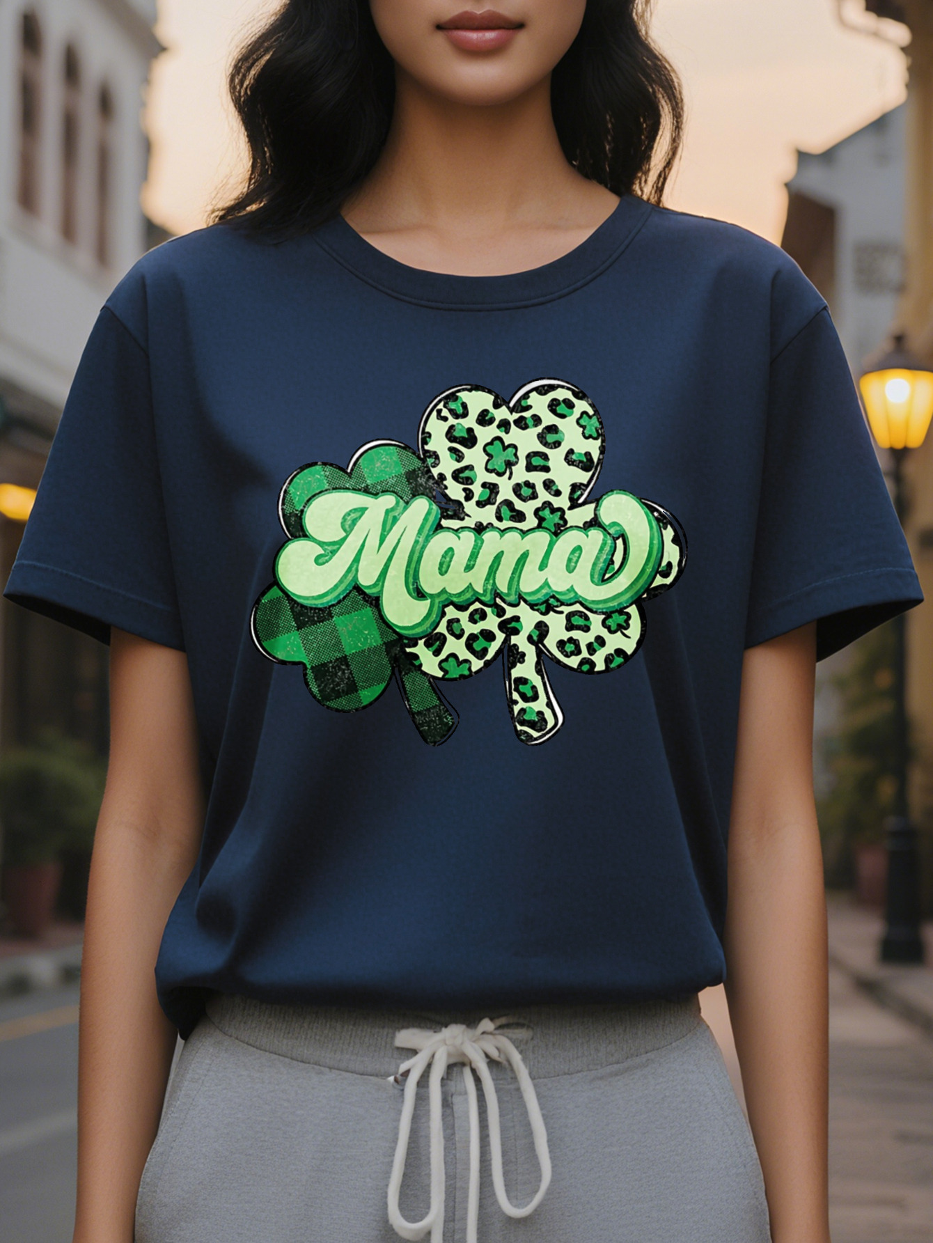 St Patrick's Day Lucky Clover Mama Women's T-Shirt Soft Comfortable Cotton Casual Round Neck Tee with Shamrock