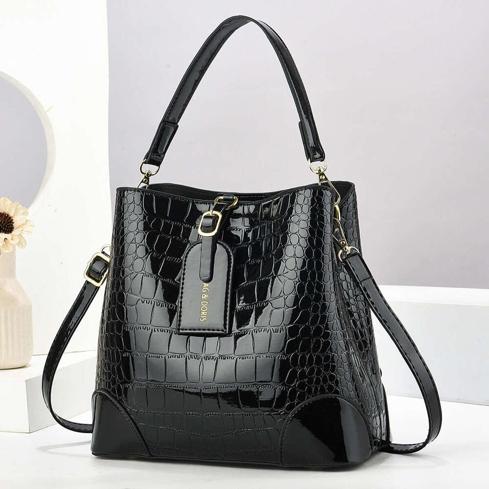 Bucket for Women 2025 New Crocodile Pattern Large Capacity Shoulder Handbag Crossbody Bag