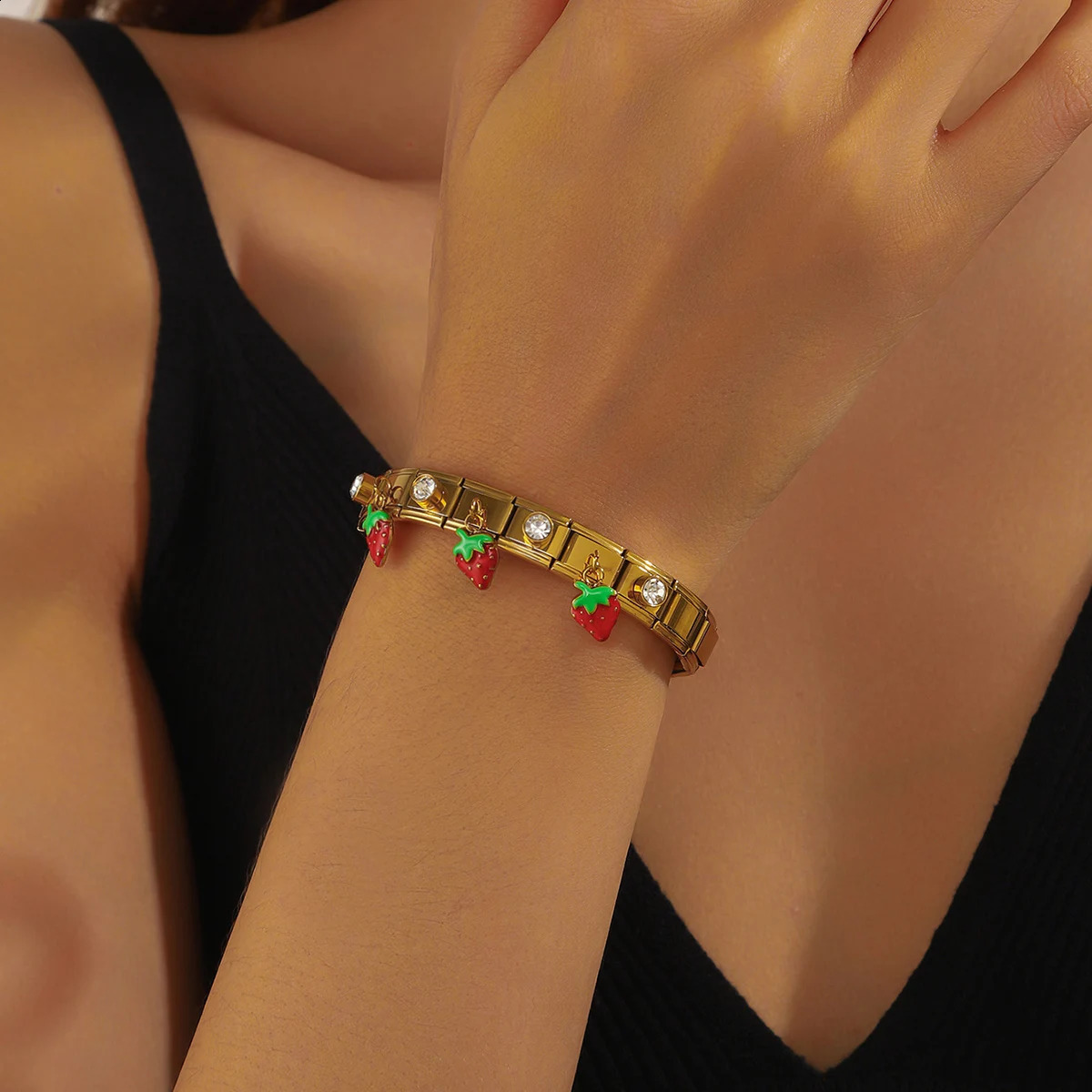 316 Stainless Steel Golden Strawberry Zircon Bracelet For Women Lady Classics Fashion Wrist Jewelry Glamorous Gift 250903
