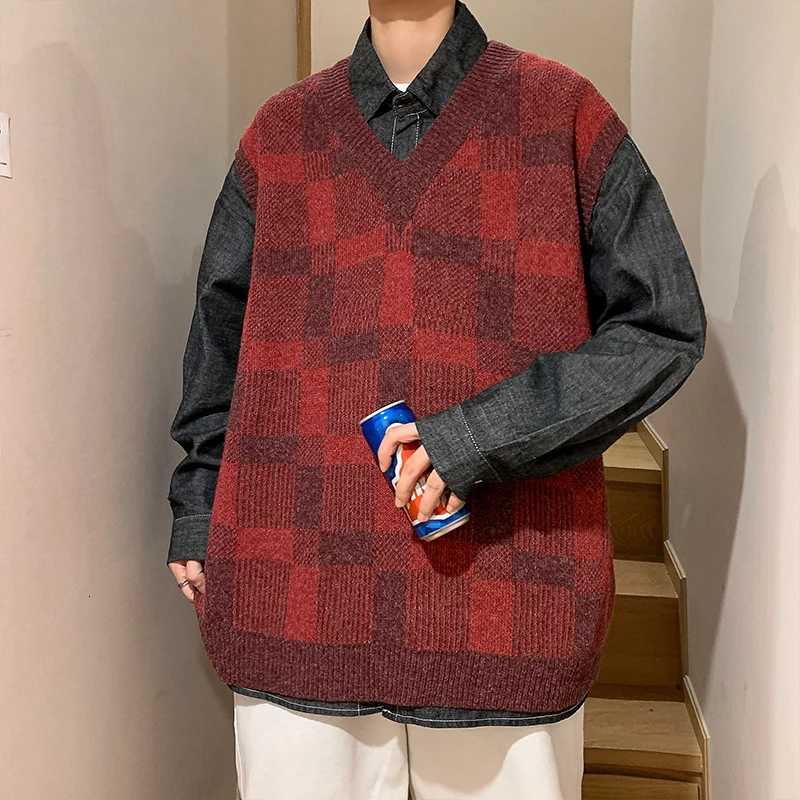 Sweater Vest Men Autumn Vneck Japanese Vintage Plaid College Knitted Fashion Loose Allmatch Ins Sleeveless Pullover ClothingXJ250904