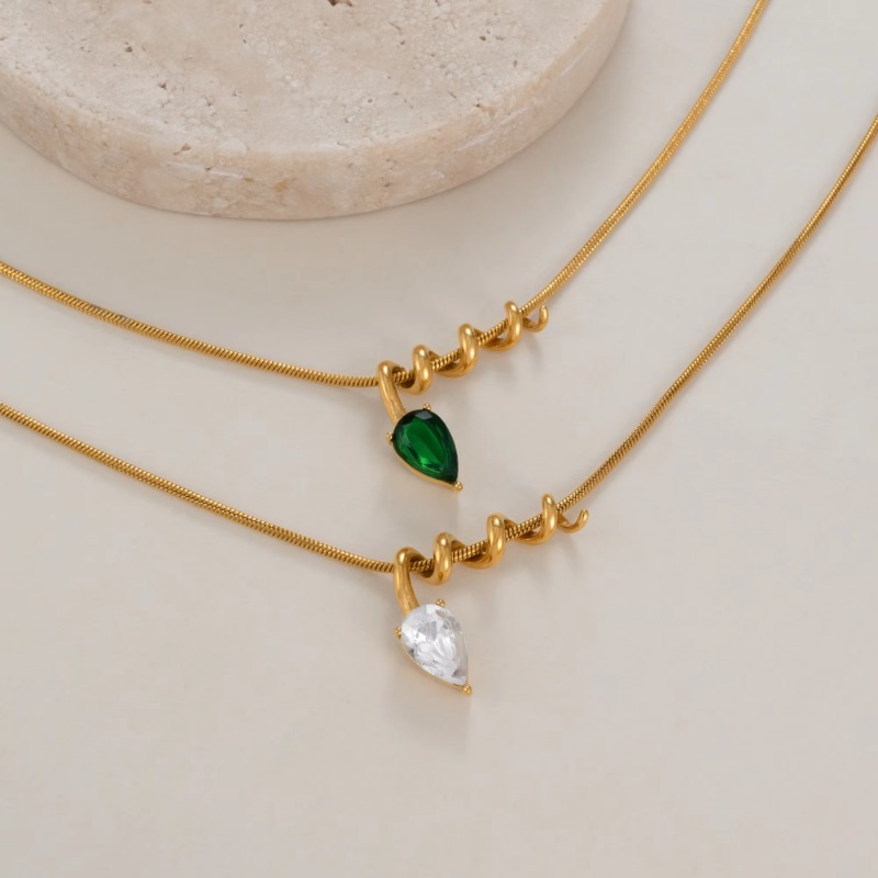 Designer Jewellery High Quality 18K Gold Plated Stainless Steel Boho Style Tear Zircon Necklace with Screw Motif for Special Occasions Textured Gift A