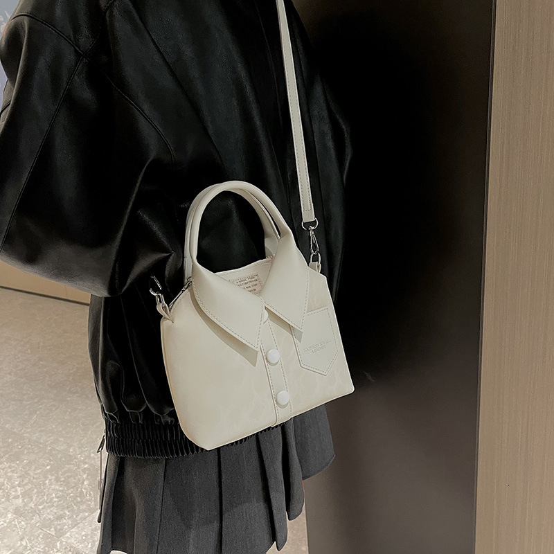 2025 autumn new Korean style niche personalized design women's handbag casual simple fashion crossbody bag designer shoulder bag