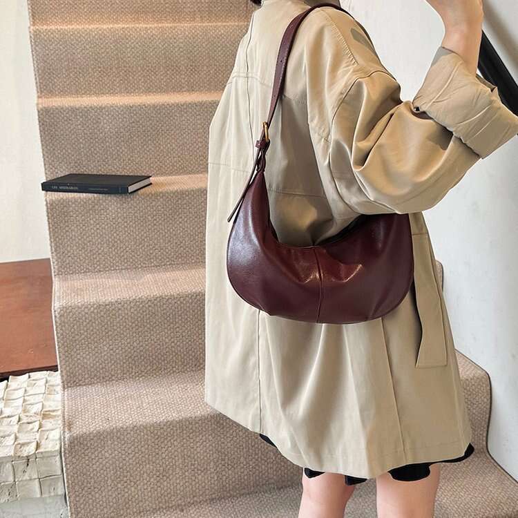 Single Shoulder Tote for Women, Large Capacity, 2025 New Spring Summer Casual Versatile High-Quality Texture Crossbody Dumpling Bag