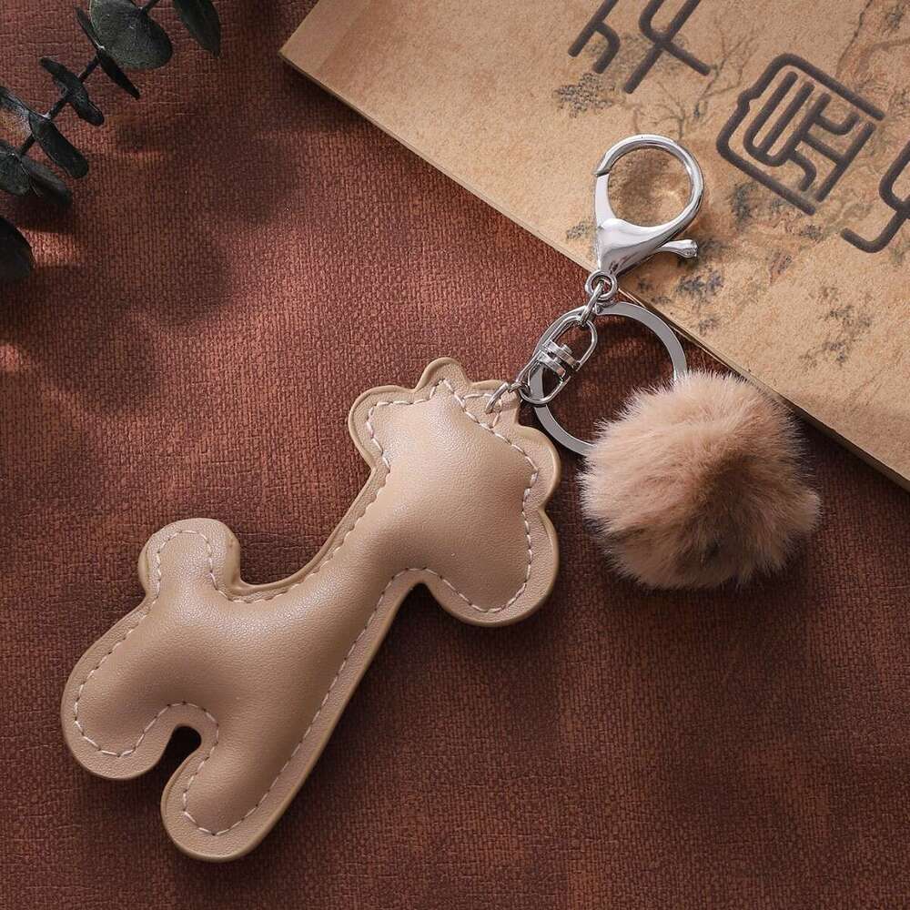 DHEssentials 2025 Summer Cute Cartoon Giraffe Keychain PU Leather Bag Pendant Couple Keychain Car Hanger