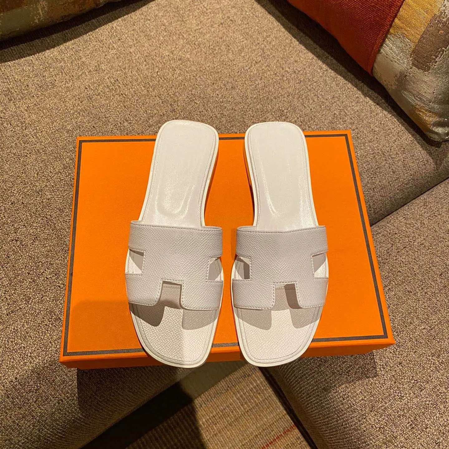 High quality Designer Sandals Women's Fashion Luxury Slide Letter Slide Rubber Leather Flat Shoes Summer Beach Bath Slippers Brown Retro Sandals sandals size 35-42