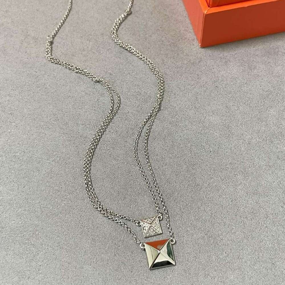 DHcollections V-Gold Square Polished Rivet 3D Necklace with Diamond-Inlaid Pendant, Minimalist Geometric Double-Layer OT Clasp Collarbone Chain,pring