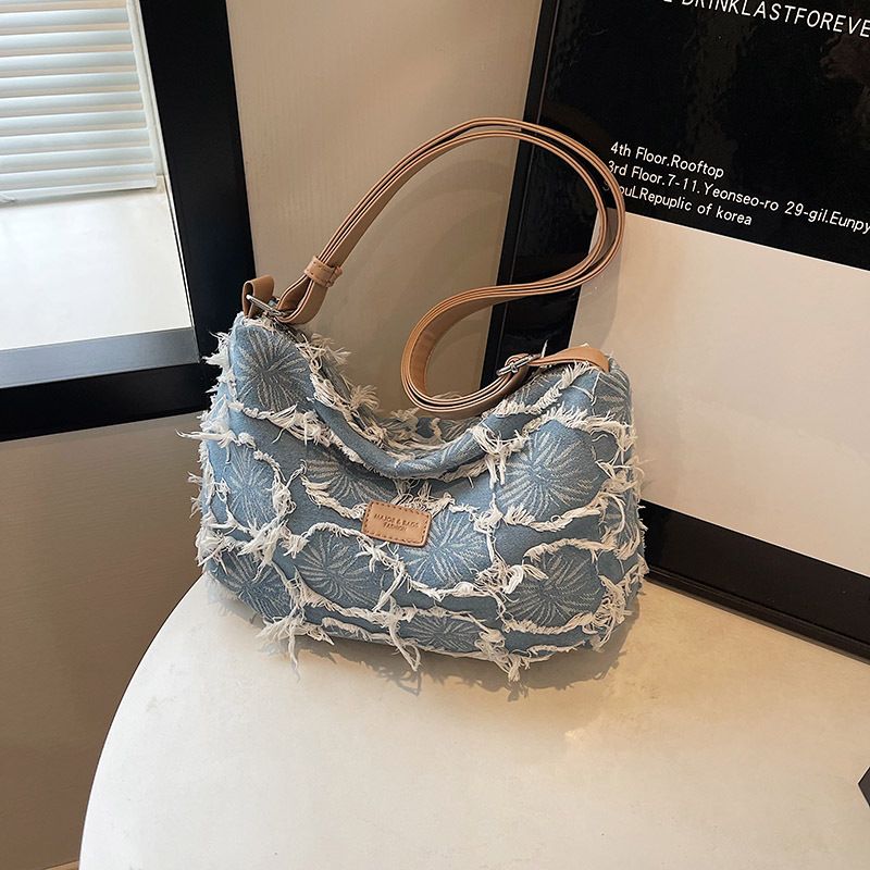 2025 autumn new niche design denim elegant and versatile fashion crossbody bag women's armpit bag designer shoulder bag