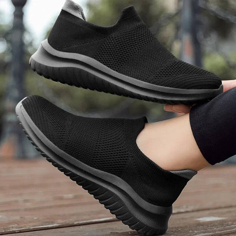 Sneakers Unisex Casual Soft Sole Slip-On Vulcanized Shoe Lightweight Loafers Plus Size Walking Men Shoes Tenis Hombres ddmysaturn