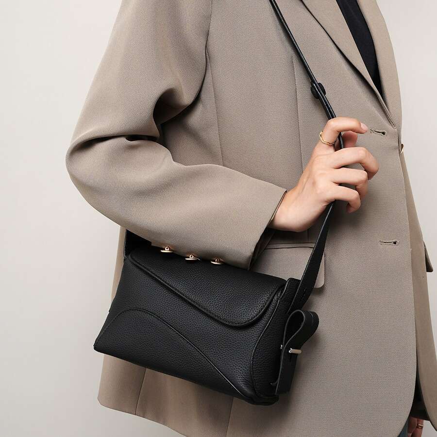 DHEssentials 2025 Fashion Unisex Shoulder Bag, Large Capacity Leather Tote, Crossbody & Hobo Style