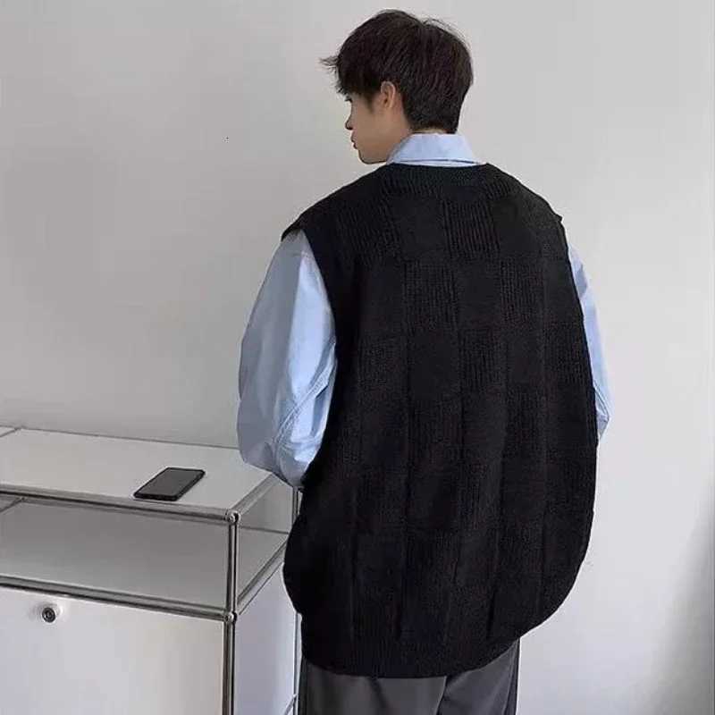 Mens Clothing Long Plaid Plain Knit Sweater Male Loose Fit Vest Sleeveless Waistcoat Solid Color Casual Maletry Japanese RetroXJ250904