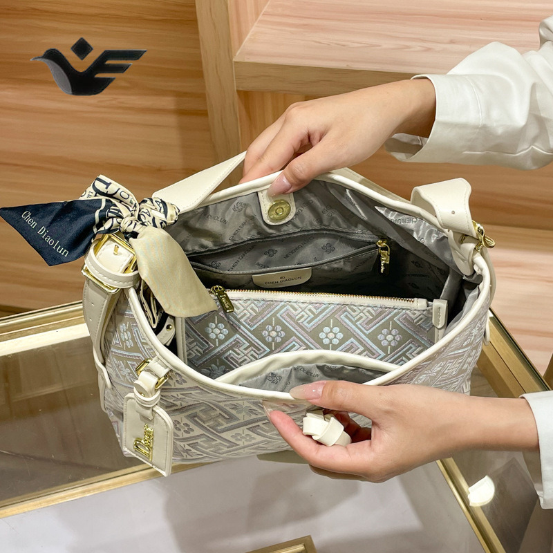 Feiyan Free Shipping New Designer Bag Luxury Shopping Bag Commuter Bag Large Capacity Underarm Bag 2025 National Trend Women's Bag Intangible