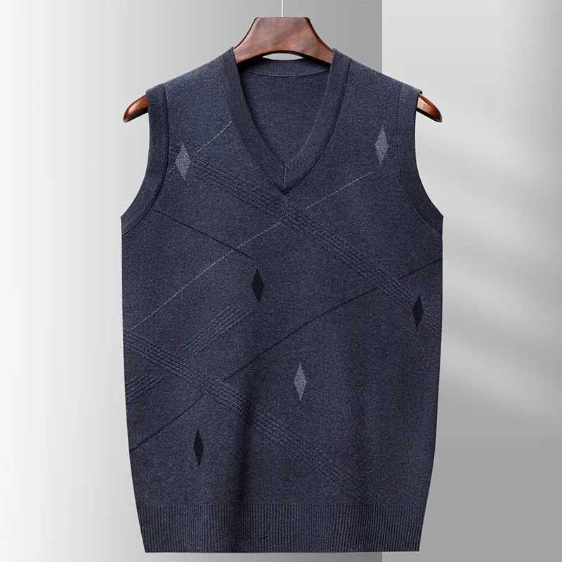 Knitted Sweater for Men Fashion Casual New Argyle Solid Color Pullover Vest Vneck Sleeveless Sweater Mens ClothesXJ250904