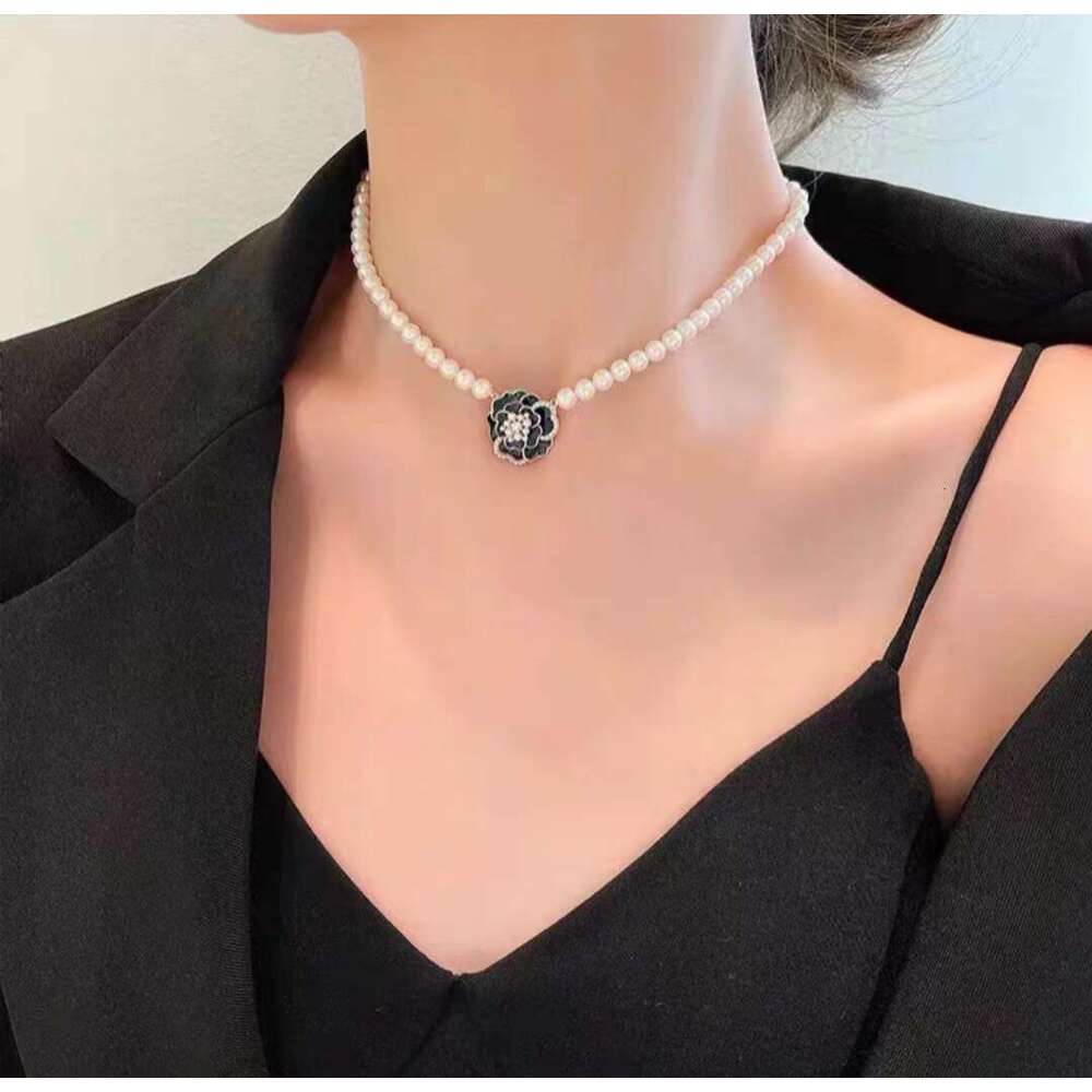 Love ~ French Style Camellia Pearl Necklace for Women, Light Niche Design Sense Clavicle Chain Choker