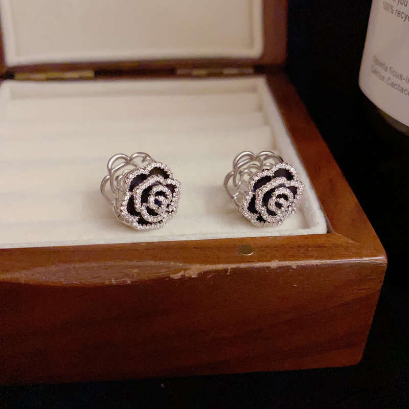 Niche Fashion Double-Sided Camellia Flower Ddmyday Ear Cuffs Internet Celebrity Unique Design Exquisite Versatile Super Shiny Earrings Ddmyday