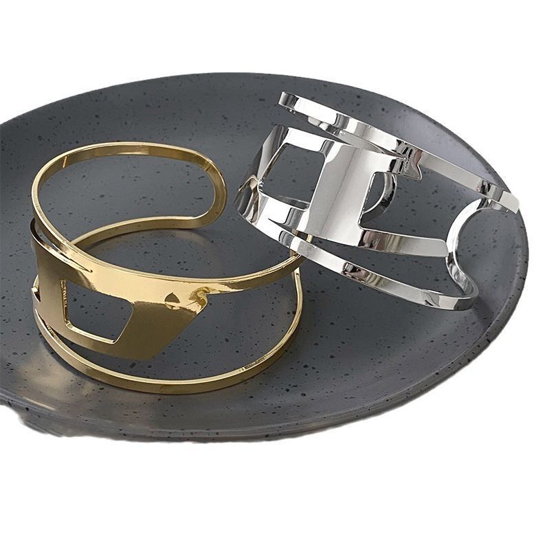 Metal Double-Layer Hollow Arm Niche Fashion Personality Exaggerated Bracelet for Women Simple High-End Feel Jewelry
