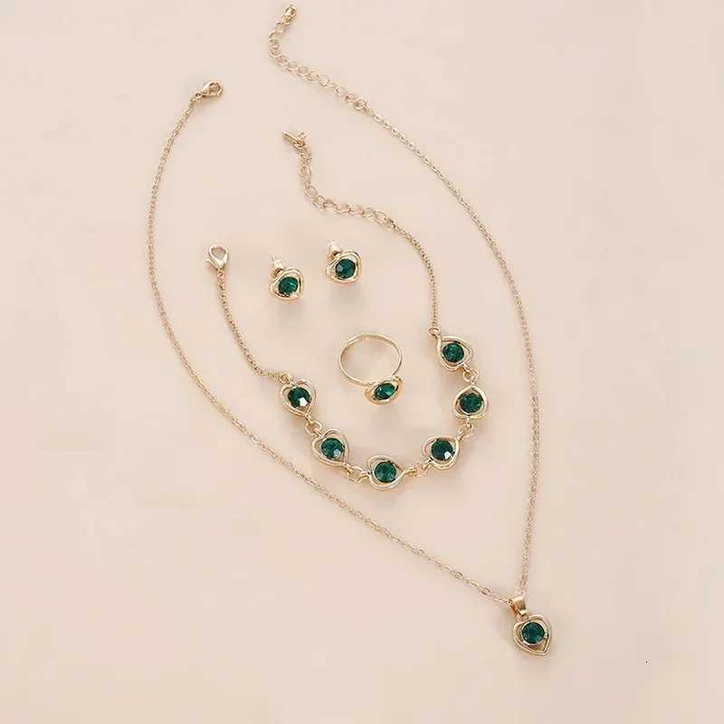 5PCS Set Fashion Elegance Rhinestone Double Heart GoldColor Heart Shed Jewelry Set Ring Earrings Necklace For Women JewelryXJ250904