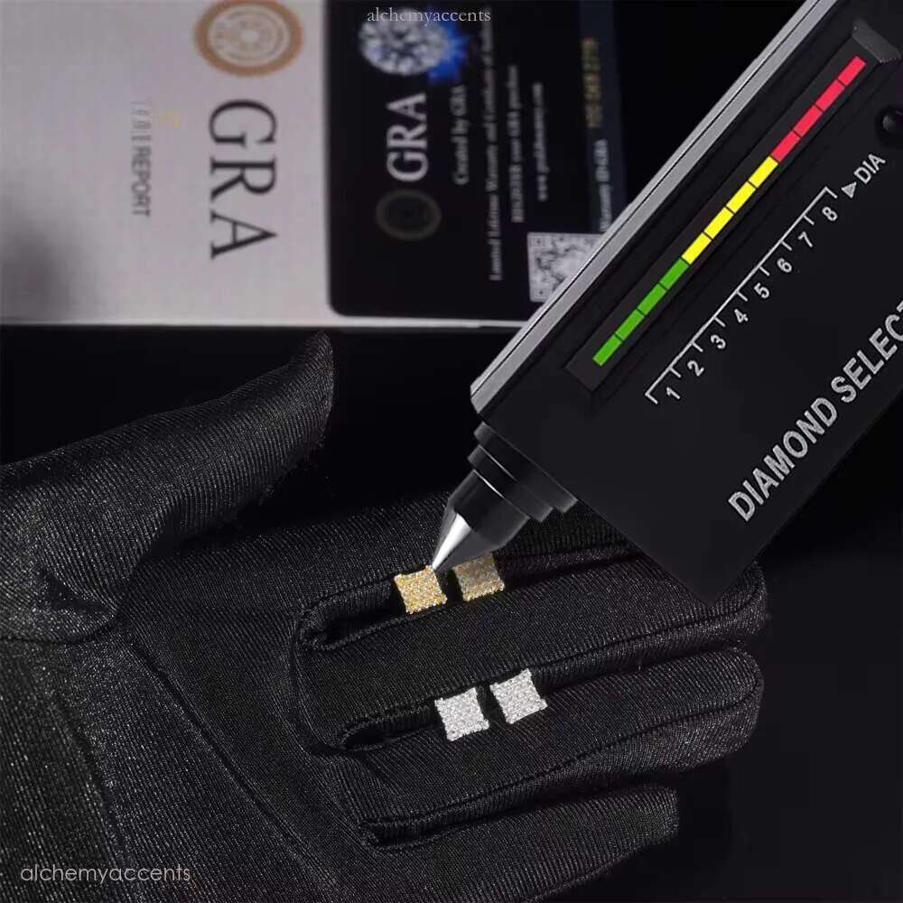 Hip Hop Bling Iced Out Ear Studs Unisex VVS Moissanite Dia White Gold Plated Sterling Sier Stud Earring for Women