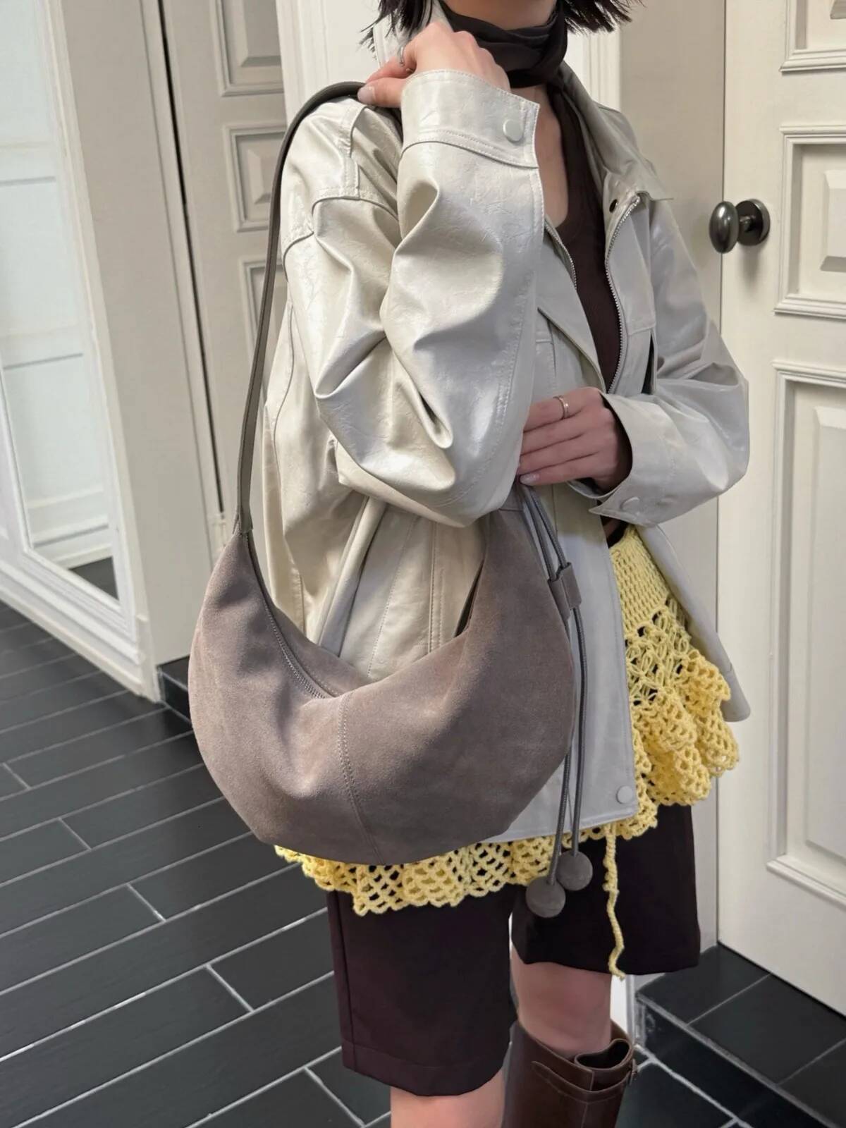 Cowhide nubuck large-capacity dumpling women's casual suede one-shoulder crossbody bag, light