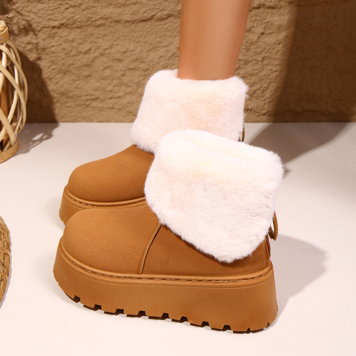 Free shipping designer Boots Womens thick soled low cut short sleeved cotton shoes added velvet thick insulation snow boots comfortable