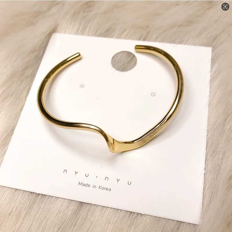 Minimalism Style Irregular Metal Design Personality Exaggerated Open Mouth Wavy Bracelet for Women New Fashion High Jewelry Gift W250904