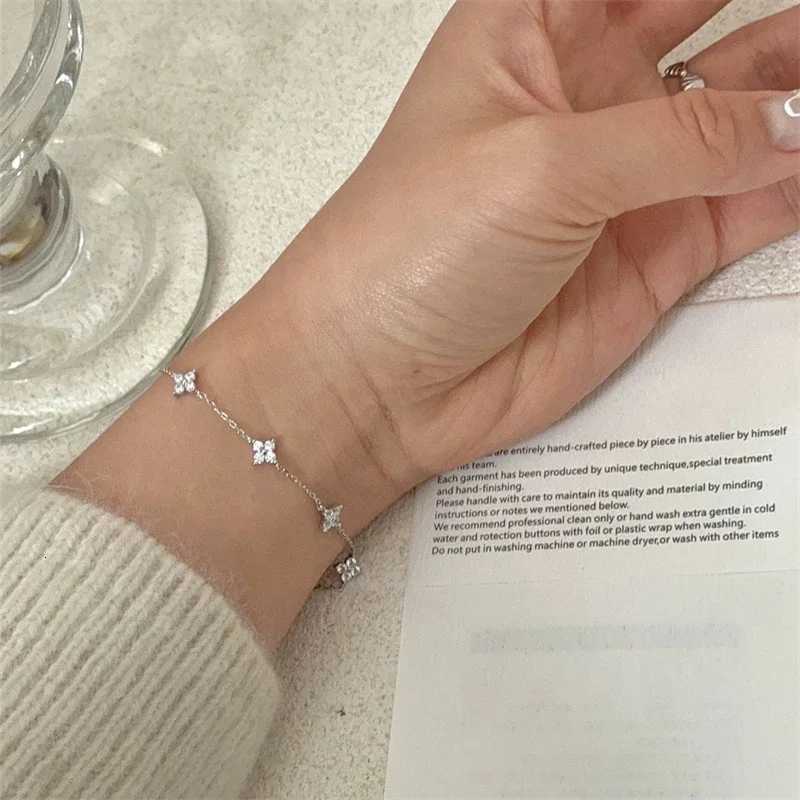 925 Sterling Silver Crystal Flower Bracelet for Women Girls New Personality Korean Chain Fashion Jewelry Accessories Party Gifts W250904