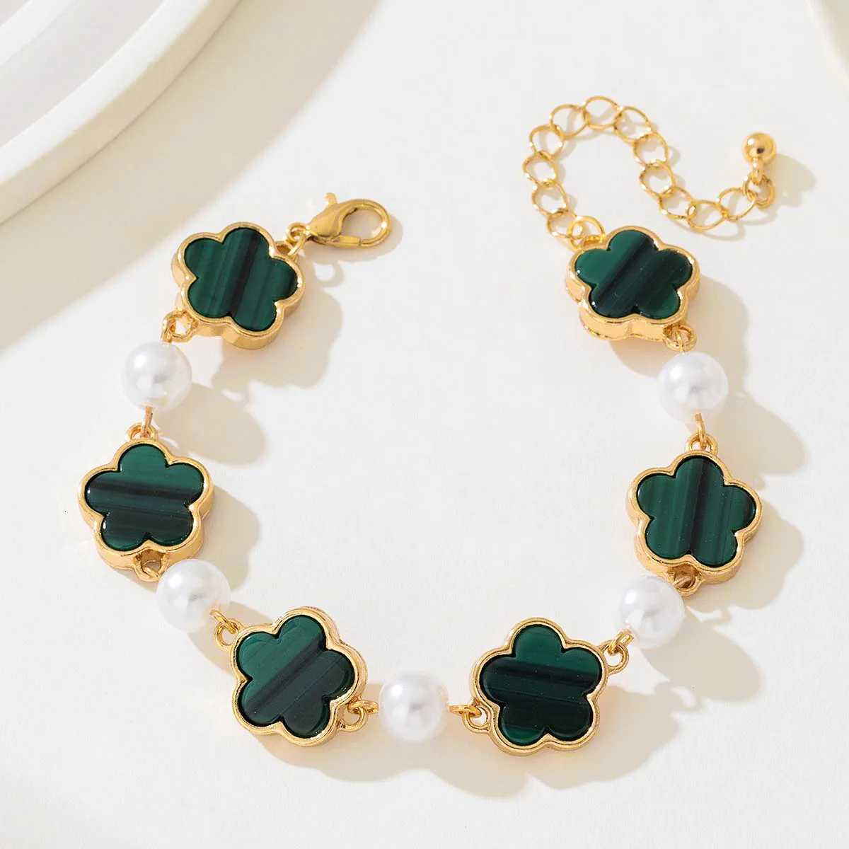 A Strip of Fashion Elegance Metal Colorful Oil Dripping Five Flower Adjustable Bracelet for Women Couple Paty Jewerly GIftsXJ250904