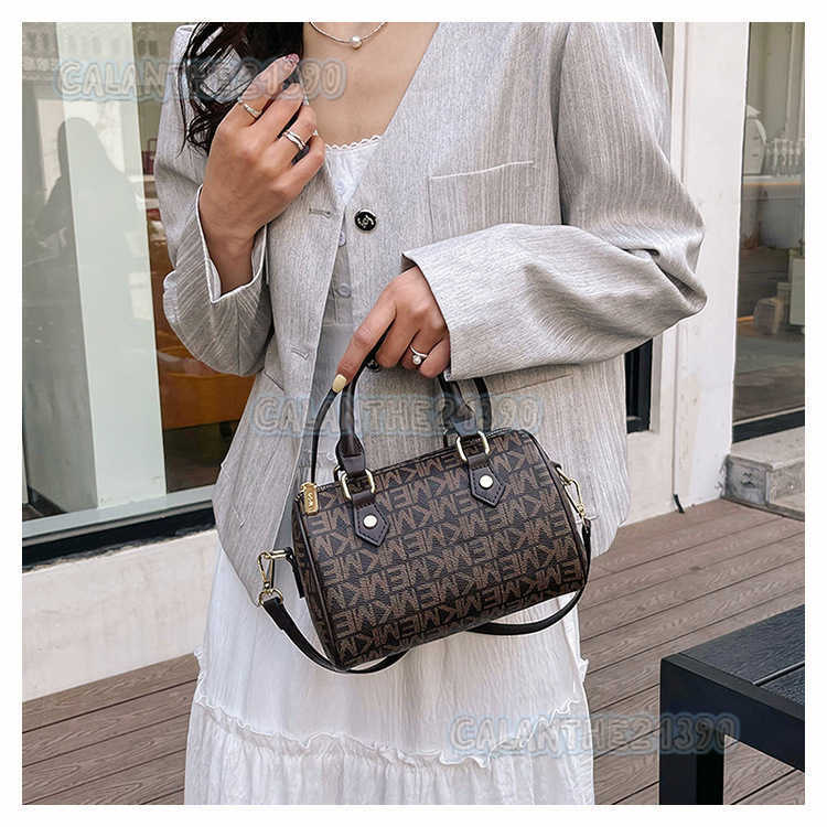 Womens Bag Bag Classic Print Simple and Atmospheric Commuting Travel Special Offer Handbag Shoulder Bag Womens Bag H250904