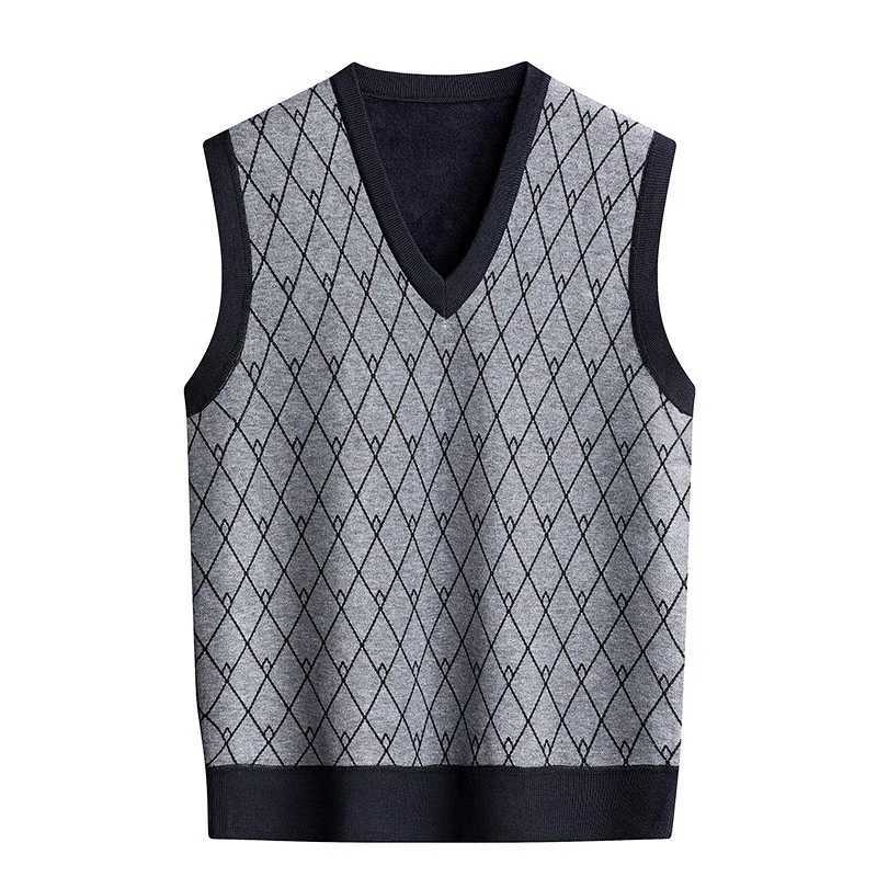 2025 New Sweater Men Vneck Sweater Vest Autumn Winter Fleece Lining Knit Waistcoat Warm Homme Clothes Korean Fashion PulloverXJ250904