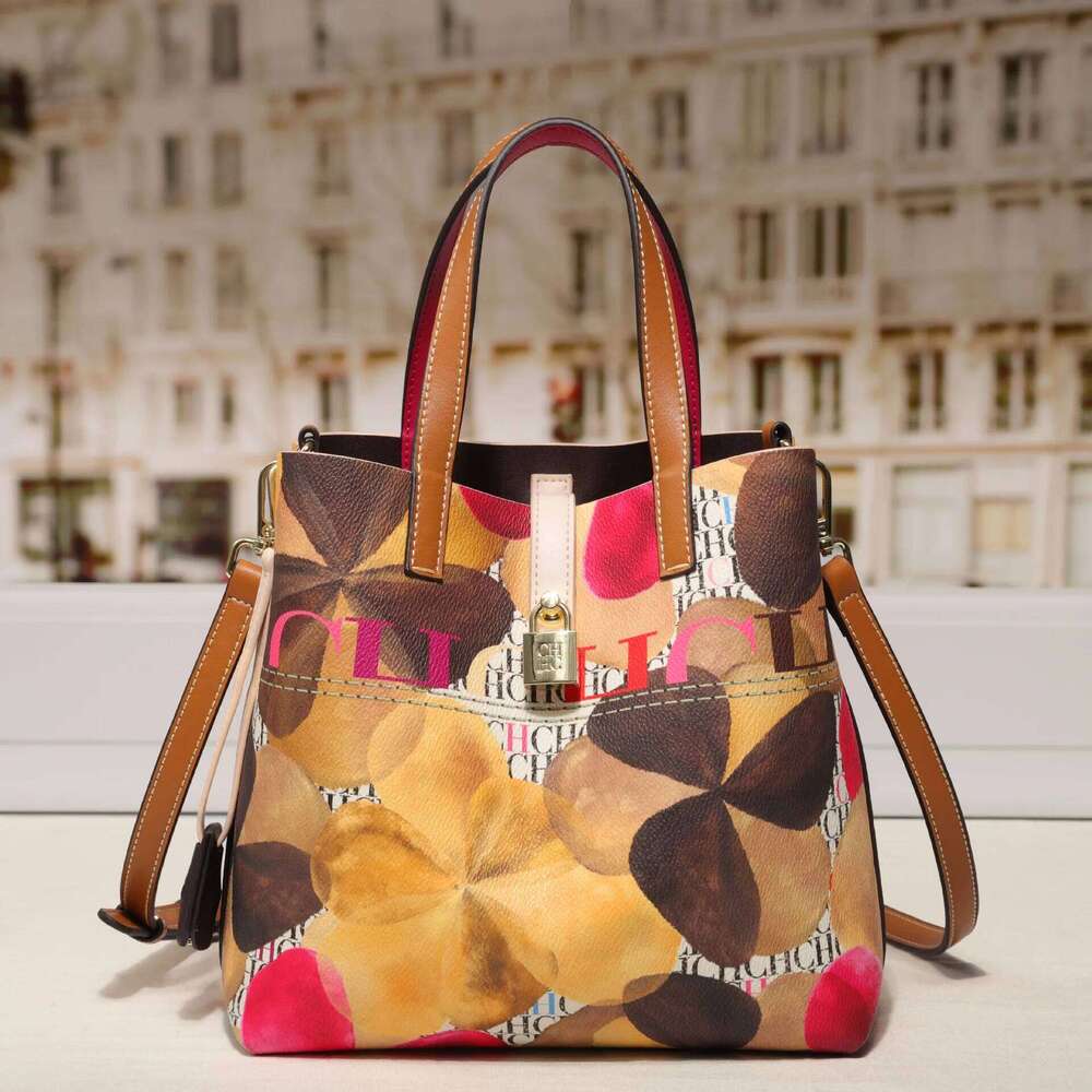 CH Classic Printed Letter Fashion Capacity Quality Exquisite Leisure High End Women's Handbag
