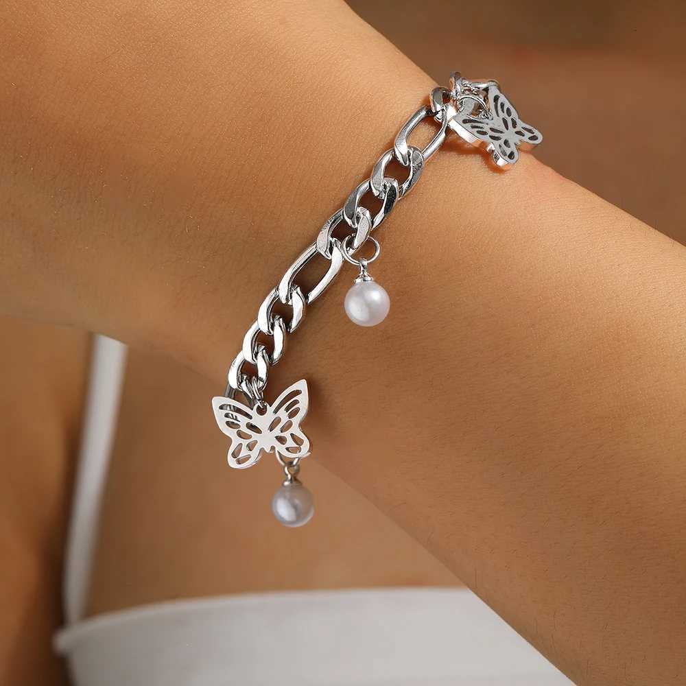 Stainless Steel Bracelet Engraved Charm White Imitation Pearl Design Fashion Bracelet For Women Jewelry Elegant Gifts Y250904
