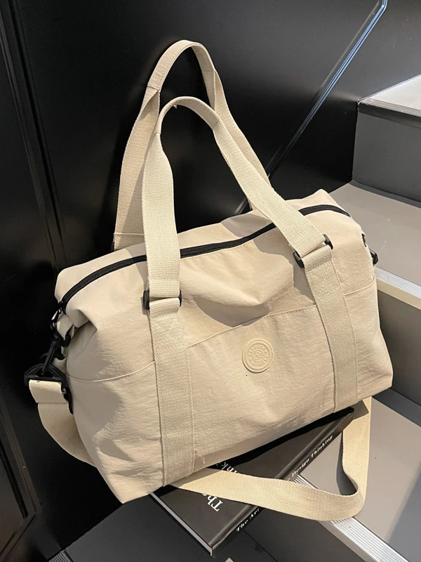 Large Capaci Yoga Fitn Bag Womens ort Trip Travel Bag Casual Handbag Lightweight Nylon Bapa Sle No Foldable 250903