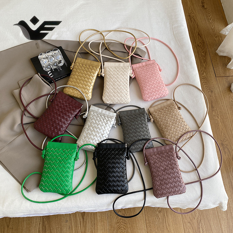 Feiyan Free Shipping New Designer Bag Luxury Shopping Bag Popular Handwoven Small Bag For Women High-end Versatile Commuter Vertical Crossbody Phone B