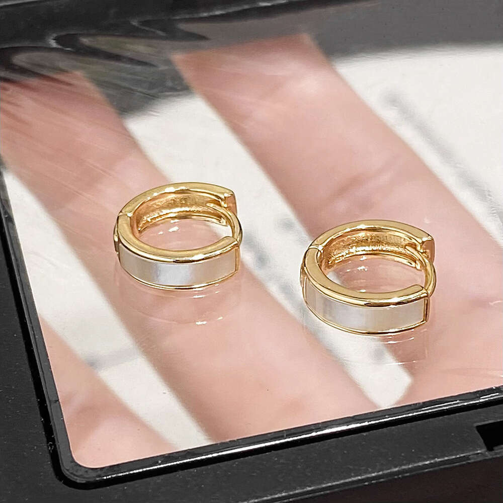 DH collections New Simple Shell Temperament Cuffs for Women Fashion Elegant Minimalist Style Small Earrings Hoops Hip Hop Personality Ear Jewelry