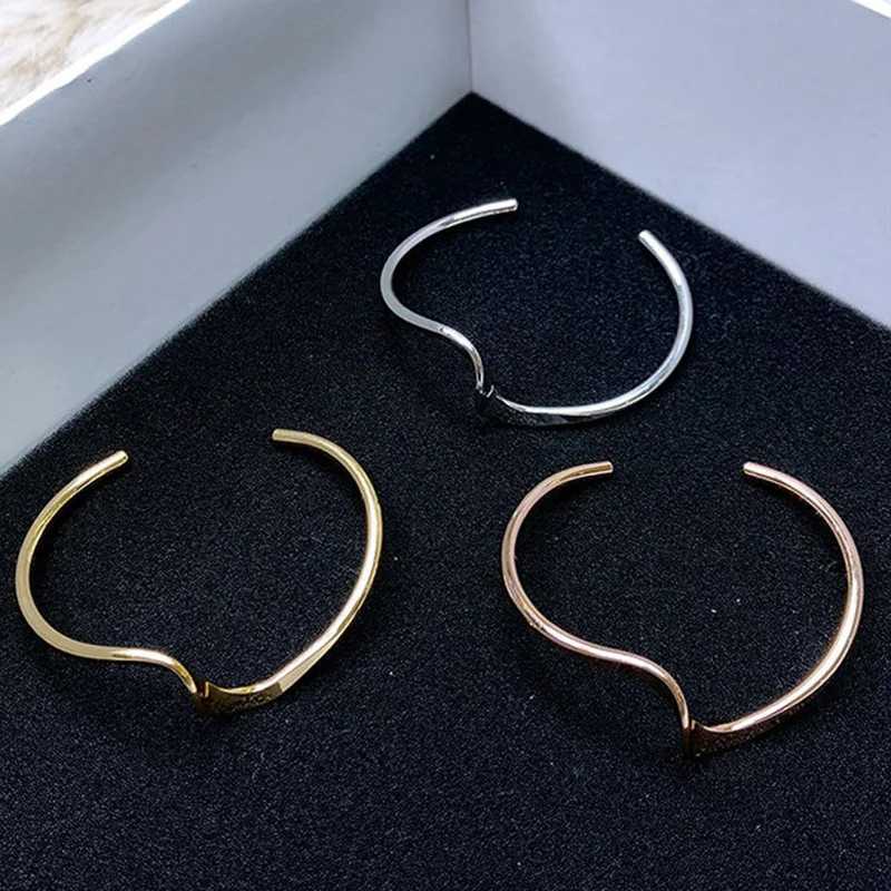 Minimalism Style Irregular Metal Design Personality Exaggerated Open Mouth Wavy Bracelet for Women New Fashion High Jewelry Gift W250904