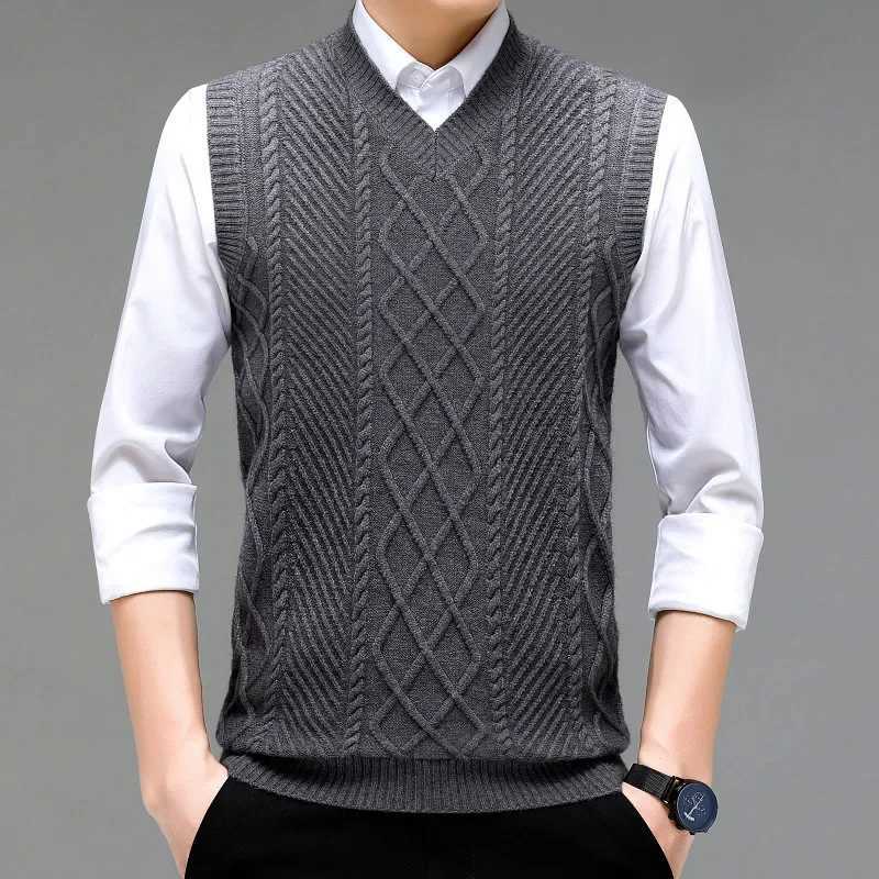 Stylish Vneck Jacquard Knit Sleeveless Sweater Vest for Men Middleaged Men Fashion Solid Color Warm TopXJ250904