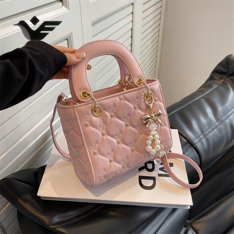 Feiyan Free Shipping New Designer Bag Luxury Shopping Bag Women High-end Quilted Embroidery Pearl Handbag Bucket Bag Shoulder Crossbody Bag