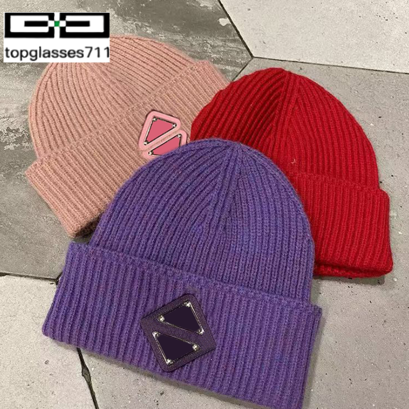 Fashion 5A Luxury Soft Triangle Pra Hat Beanie Womens Winter Cashmere Parad Hat Casquette Designer Beanie Cap Mens Thermal Hat Trucker Hat Hairball Hat Ski Hat 2fb