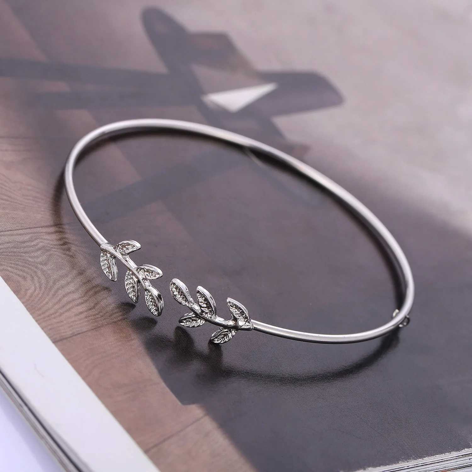 Cuff Bracelets Vintage Open Adjustable Fashion Feather Charm Bracelets For Women Sweet Fashion Jewelry Gift WholesaleXJ250904