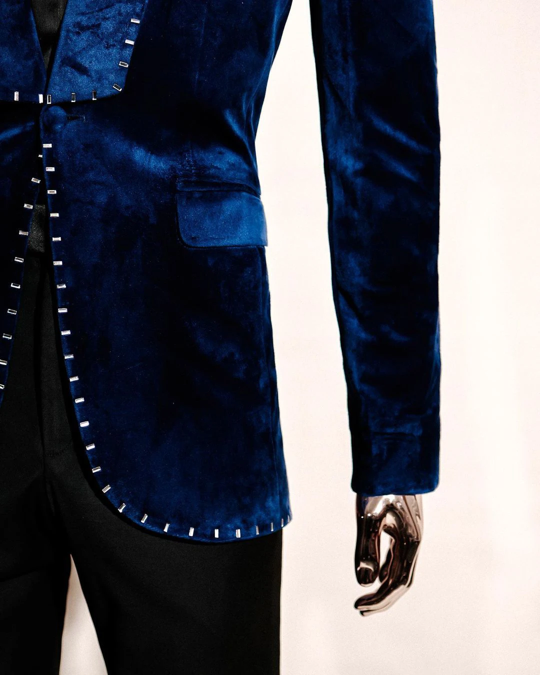 Classic Fit Wedding Tuxedos 2 Piece Set Beaded Men Suit Fashion Shawl Lapel One Button Evening Prom Grooms Blazers Customized