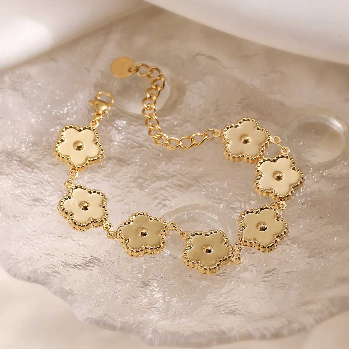 2025 New Arrival Fashion Gold Color Stainl Steel Flower Charm Bracelet For Women Party Jewelry GiftXJ250904