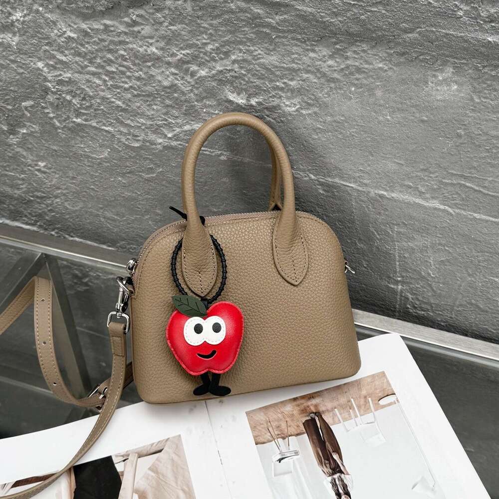 Summer New Korean Version Ins Style Niche Versatile High-End Feel Single Shoulder Crossbody Handheld Simple Shell Bag for Women designer bag B5