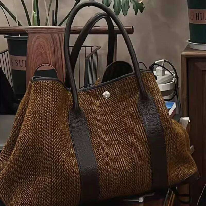 New Woven Fashion Casual Tote 2024 Summer Commuter Shoulder Personalized Large Capacity Women's Bag