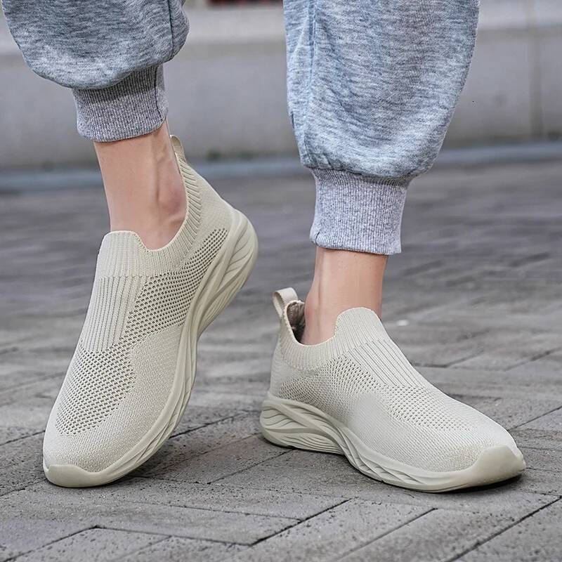 Men's Sneakers High Quality Mesh Elastic Lightweight Hiking Sports Hot Selling Casual for Men Autumn Mens Running Shoes ddmysaturn