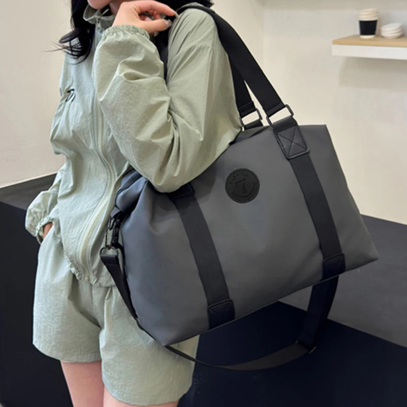 Mens and womens business travel bags handheld fitness bags singleshoulder carryon suitcases luggage bags 250903