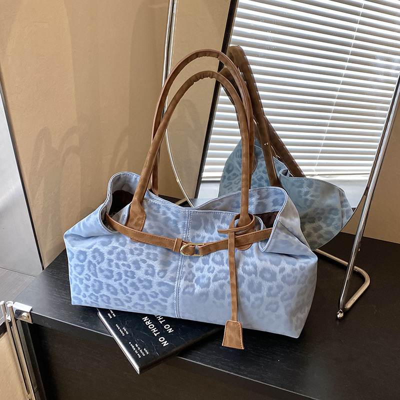 Retro Women s Handbag Fashionable Leopard Print Shoulder Bag Autumn New Designer Bag Large Capacity Women s Shoulder Bag