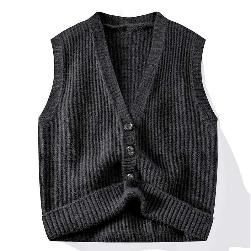 Chic Casual Sleeveless Vest Waistcoat Knitwear V Neck Fashion Loose Shirt Coat New Men Clothes Tops Knit Sweater Jacket CardiganXJ250904