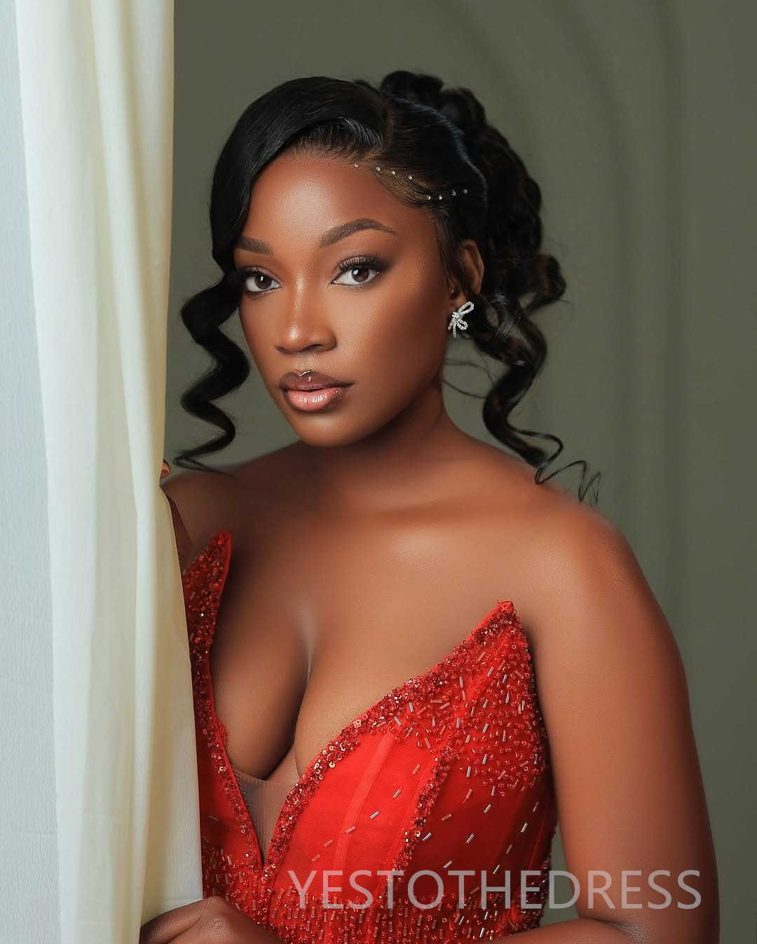 2025 Aso Ebi Red Cocktail Dresses For Women Homecoming Dress Sheath Illusion V Neck Appliqued Beaded Lace Sexy Pleated Prom Dresses For Black Girls C4