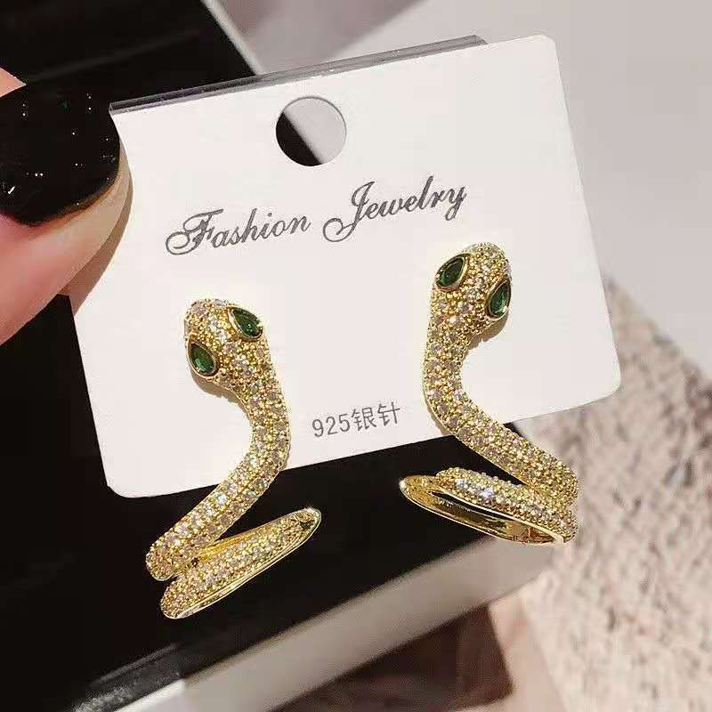 One Piece Snake Ear Designer Luxurious Free Shipping Cuff Earrings Personalized Style Simple Style Micro Inlaid Snake Ear Clip Earrings