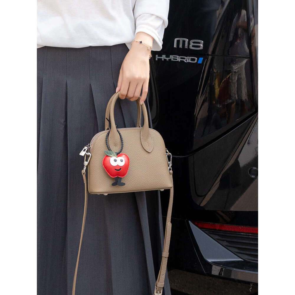 Summer New Korean Version Ins Style Niche Versatile High-End Feel Single Shoulder Crossbody Handheld Simple Shell Bag for Women designer bag B5
